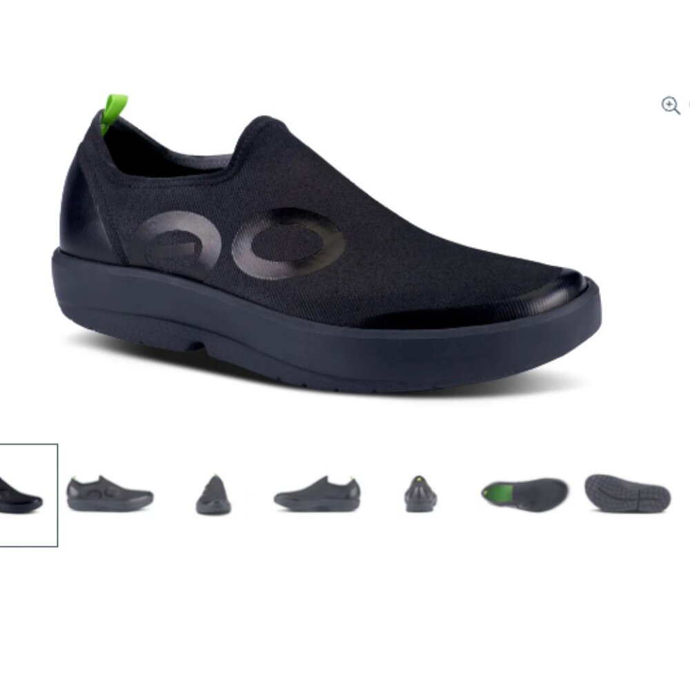 New in box OOFOS men’s size 9.5 OOmg Eezee Low Shoe - black